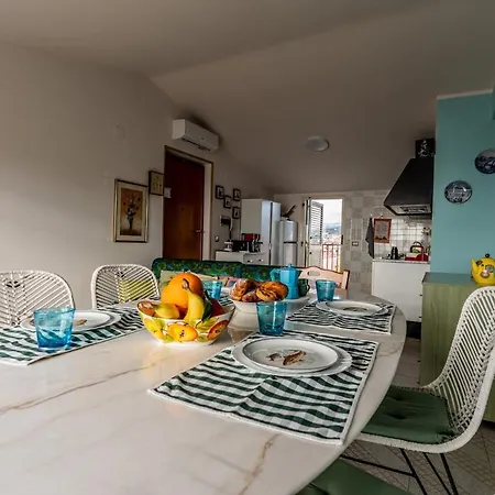 Sea View Penthouse With Terrace Lejlighed