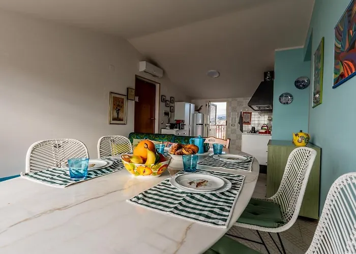 Sea View Penthouse With Terrace דירה