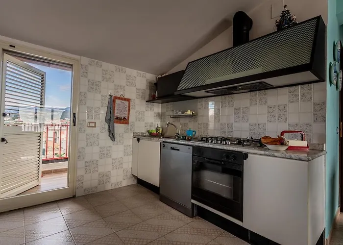 דירה Sea View Penthouse With Terrace