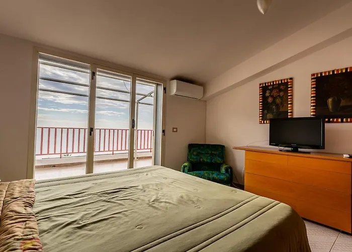 דירה Sea View Penthouse With Terrace *