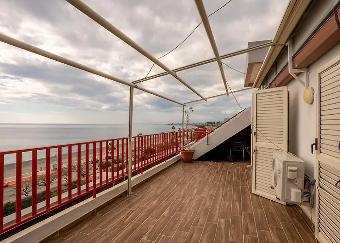 דירה Sea View Penthouse With Terrace *